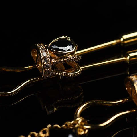 Ozdobne zaciski na sutki Upko Crown and dangling side decorations chain nipple clamps