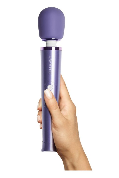 Masażer wibracyjny LE WAND PETITE RECHARGEABLE VIBRATING MASSAGER - VIOLET Masażer wibracyjny LE WAND PETITE RECHARGEABLE VIBRATING MASSAGER - VIOLET